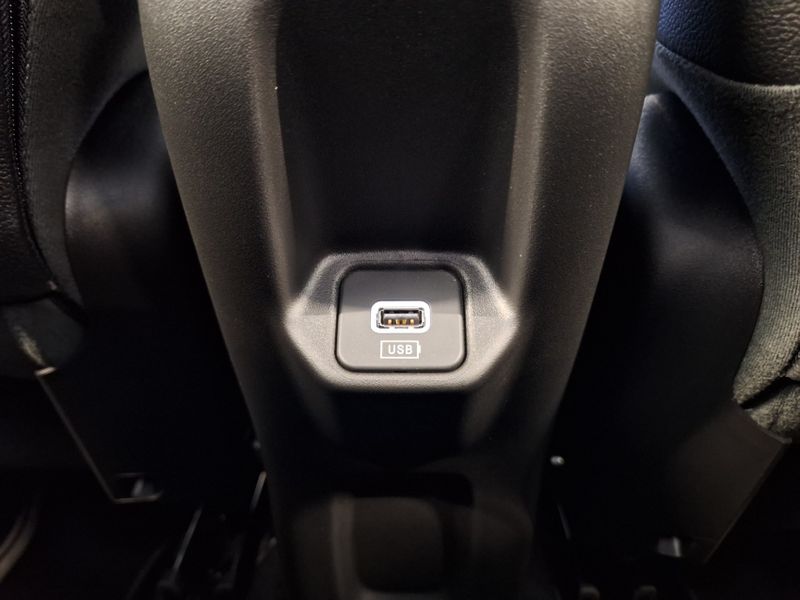 JEEP RENEGADE 1.3 T270 TURBO FLEX LONGITUDE AT6 2025/2025 BETIOLO NOVOS E SEMINOVOS LAJEADO / Carros no Vale