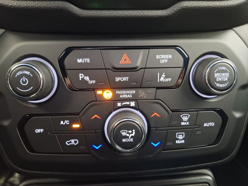 JEEP RENEGADE 1.3 T270 TURBO FLEX LONGITUDE AT6 2025/2025 BETIOLO NOVOS E SEMINOVOS LAJEADO / Carros no Vale