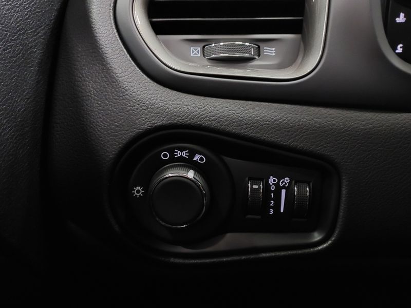 JEEP RENEGADE 1.3 T270 TURBO FLEX SPORT ALTITUDE AT6 2025/2025 BETIOLO NOVOS E SEMINOVOS LAJEADO / Carros no Vale