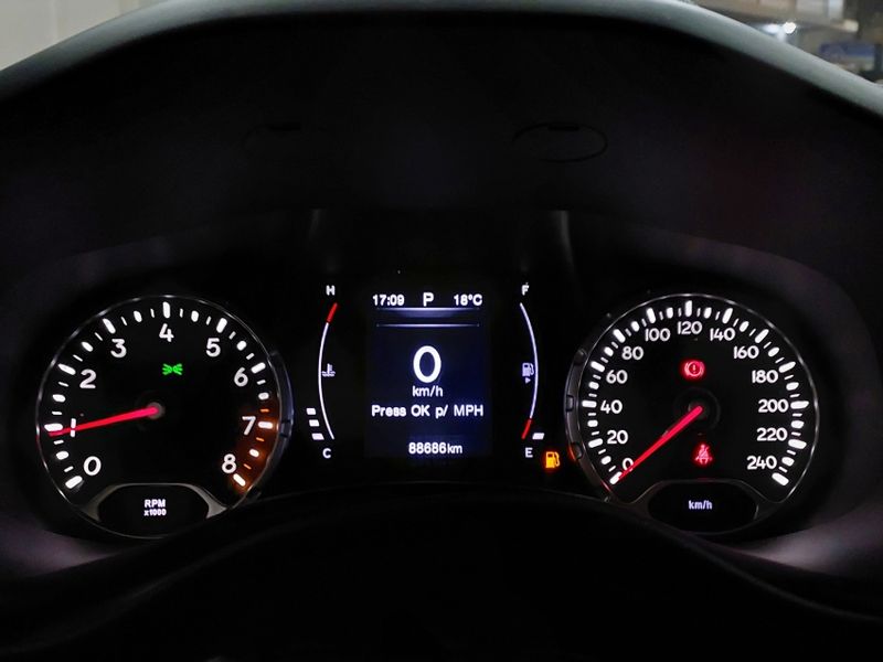 JEEP RENEGADE 1.8 16V FLEX 4P AUTOMÁTICO 2019/2020 BETIOLO NOVOS E SEMINOVOS LAJEADO / Carros no Vale