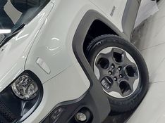 JEEP RENEGADE 1.8 16V FLEX 4P AUTOMÁTICO 2019/2020 BETIOLO NOVOS E SEMINOVOS LAJEADO / Carros no Vale