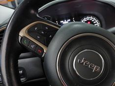 JEEP RENEGADE 1.8 16V FLEX LONGITUDE 4P AUTOMÁTICO 2015/2016 BETIOLO NOVOS E SEMINOVOS LAJEADO / Carros no Vale