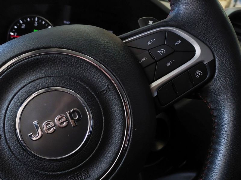 JEEP RENEGADE 2.0 16V TURBO DIESEL TRAILHAWK 4P 4X4 AUTOMÁTICO 2021/2021 BETIOLO NOVOS E SEMINOVOS LAJEADO / Carros no Vale