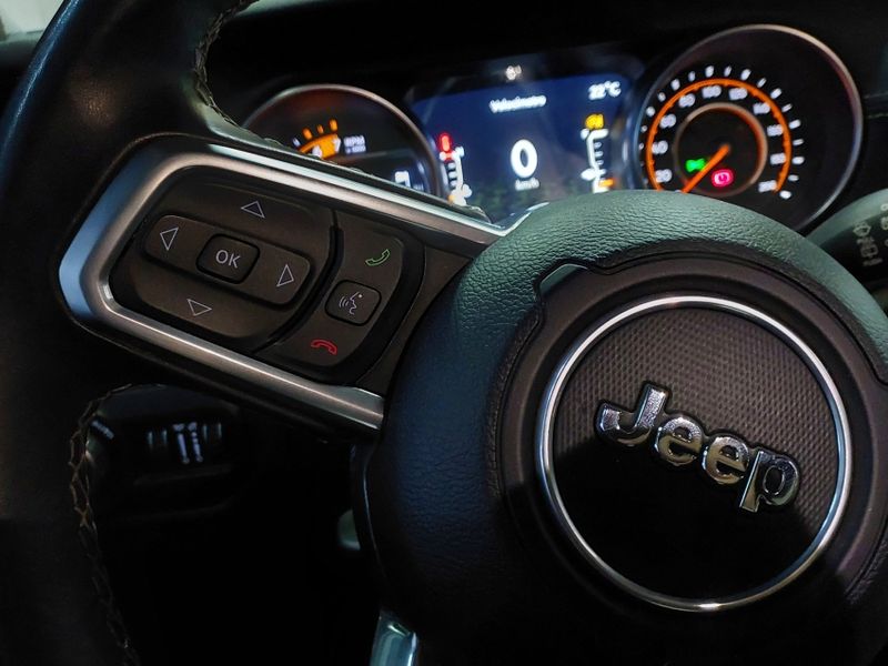 JEEP WRANGLER 2.0 TURBO GASOLINA UNLIMITED OVERLAND 4P 4X4 AT8 2021/2021 BETIOLO NOVOS E SEMINOVOS LAJEADO / Carros no Vale
