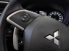 Mitsubishi OUTLANDER 3.0 GT 4X4 V6 24V GASOLINA 4P AUTOMÁTICO 2014/2015 BETIOLO NOVOS E SEMINOVOS LAJEADO / Carros no Vale