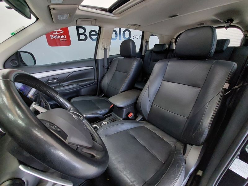 Mitsubishi OUTLANDER 3.0 GT 4X4 V6 24V GASOLINA 4P AUTOMÁTICO 2014/2015 BETIOLO NOVOS E SEMINOVOS LAJEADO / Carros no Vale