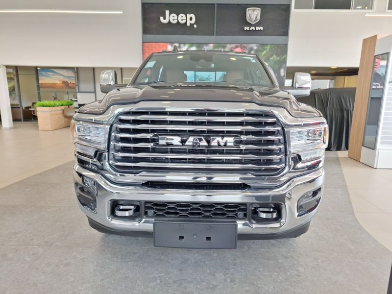 Ram 3500 6.7 I6 TURBO DIESEL LIMITED LONGHORN CD 4X4 AUTOMÁTICO 2024/2024 BETIOLO NOVOS E SEMINOVOS LAJEADO / Carros no Vale