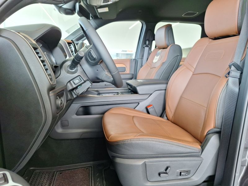 Ram 3500 6.7 I6 TURBO DIESEL LIMITED LONGHORN CD 4X4 AUTOMÁTICO 2024/2024 BETIOLO NOVOS E SEMINOVOS LAJEADO / Carros no Vale