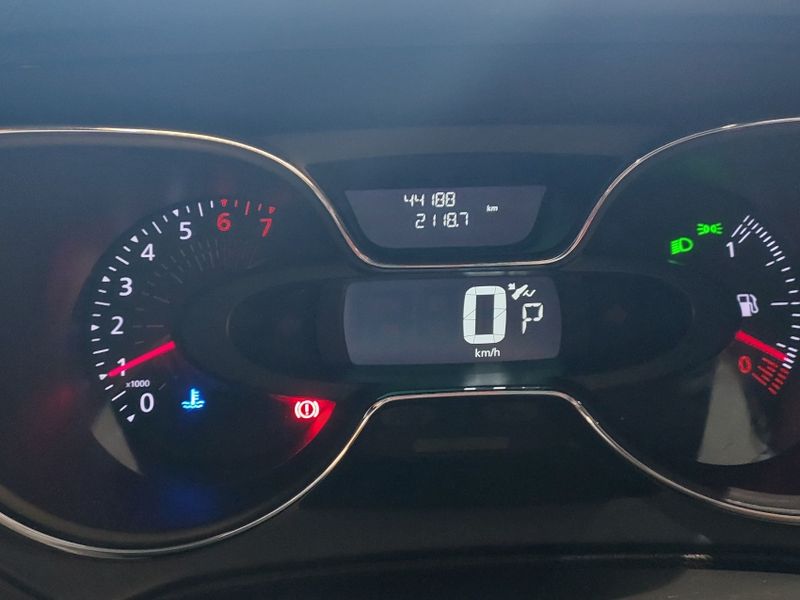 Renault CAPTUR 1.6 16V SCE FLEX LIFE X-TRONIC 2020/2021 BETIOLO NOVOS E SEMINOVOS LAJEADO / Carros no Vale