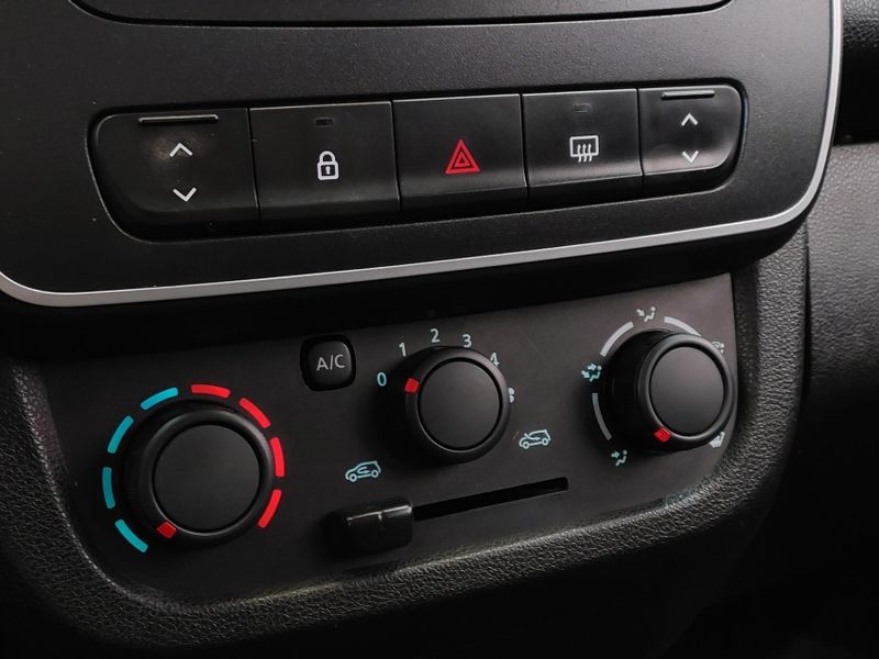 Renault KWID 1.0 12V SCE FLEX ZEN MANUAL 2021/2022 BETIOLO NOVOS E SEMINOVOS LAJEADO / Carros no Vale