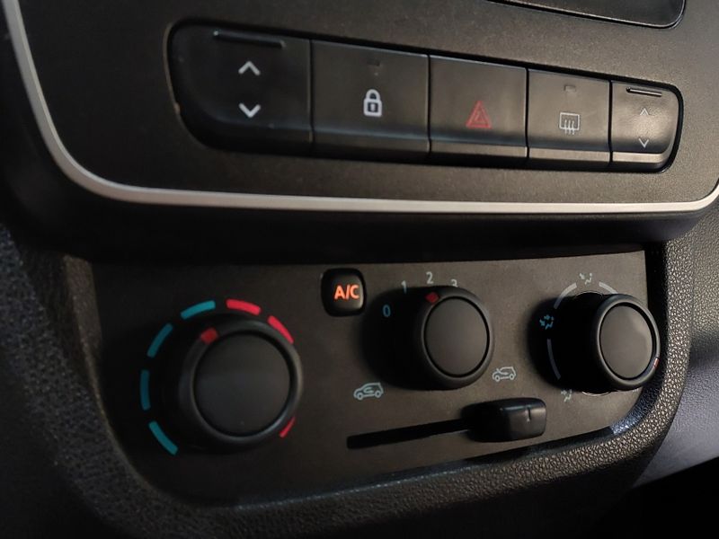 Renault KWID 1.0 12V SCE FLEX ZEN MANUAL 2021/2022 BETIOLO NOVOS E SEMINOVOS LAJEADO / Carros no Vale