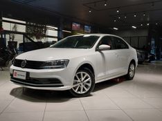 Volkswagen JETTA 2.0 TRENDLINE FLEX 4P TIPTRONIC 2015/2016 BETIOLO NOVOS E SEMINOVOS LAJEADO / Carros no Vale