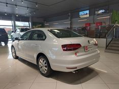 Volkswagen JETTA 2.0 TRENDLINE FLEX 4P TIPTRONIC 2015/2016 BETIOLO NOVOS E SEMINOVOS LAJEADO / Carros no Vale
