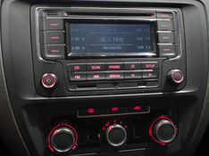 Volkswagen JETTA 2.0 TRENDLINE FLEX 4P TIPTRONIC 2015/2016 BETIOLO NOVOS E SEMINOVOS LAJEADO / Carros no Vale