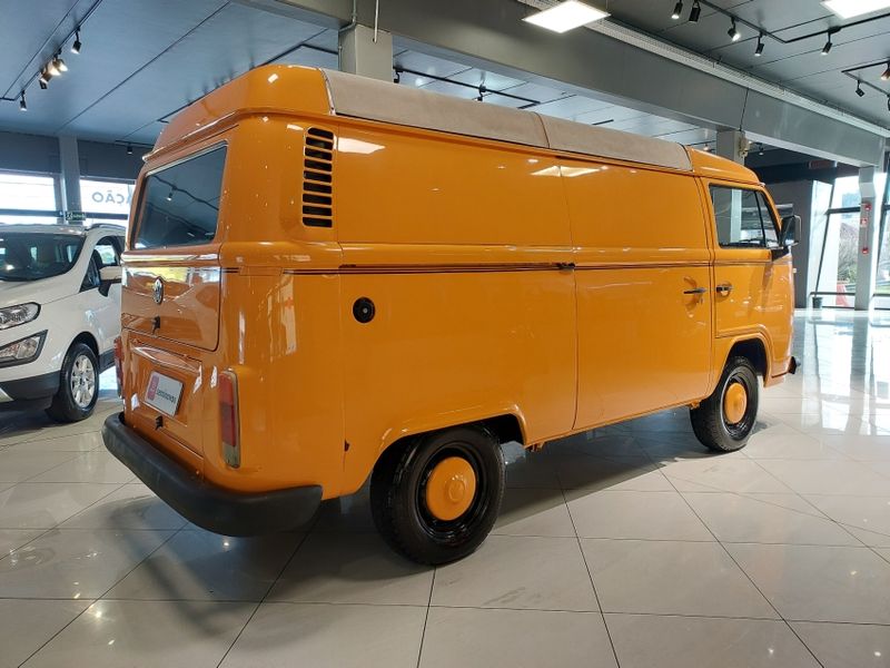 Volkswagen KOMBI 1.4 MI FURGÃO 8V FLEX 3P MANUAL 2005/2006 BETIOLO NOVOS E SEMINOVOS LAJEADO / Carros no Vale