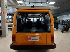 Volkswagen KOMBI 1.4 MI FURGÃO 8V FLEX 3P MANUAL 2005/2006 BETIOLO NOVOS E SEMINOVOS LAJEADO / Carros no Vale