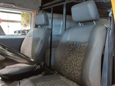 Volkswagen KOMBI 1.4 MI FURGÃO 8V FLEX 3P MANUAL 2005/2006 BETIOLO NOVOS E SEMINOVOS LAJEADO / Carros no Vale
