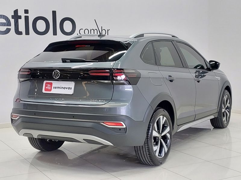 Volkswagen NIVUS 1.0 200 TSI TOTAL FLEX HIGHLINE AUTOMÁTICO 2023/2024 BETIOLO NOVOS E SEMINOVOS LAJEADO / Carros no Vale