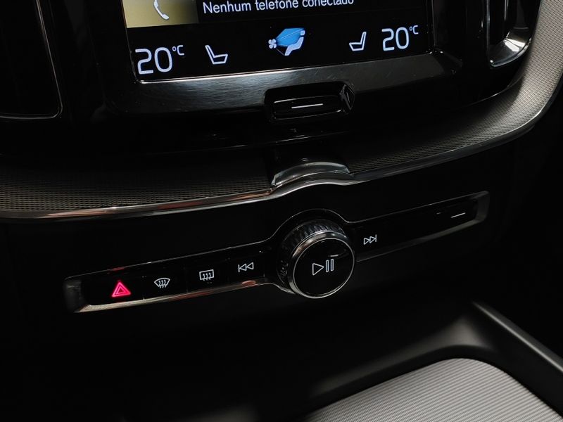 Volvo XC60 2.0 T8 HYBRID R-DESIGN AWD GEARTRONIC 2020/2020 BETIOLO NOVOS E SEMINOVOS LAJEADO / Carros no Vale