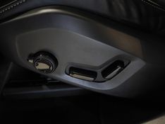 Volvo XC60 2.0 T8 HYBRID R-DESIGN AWD GEARTRONIC 2020/2020 BETIOLO NOVOS E SEMINOVOS LAJEADO / Carros no Vale