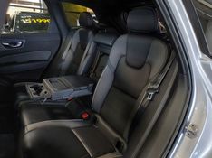 Volvo XC60 2.0 T8 HYBRID R-DESIGN AWD GEARTRONIC 2020/2020 BETIOLO NOVOS E SEMINOVOS LAJEADO / Carros no Vale