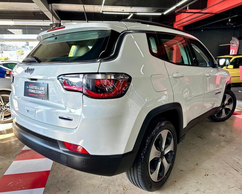 JEEP COMPASS 2.0 16V FLEX LONGITUDE AUTOMÁTICO 2017/2017 CASTELLAN E TOMAZONI MOTORS CAXIAS DO SUL / Carros no Vale