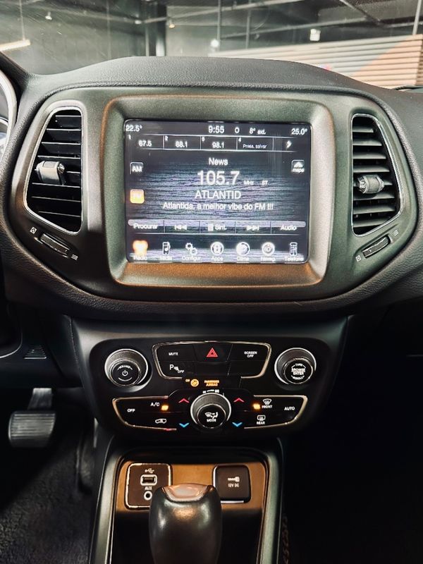 JEEP COMPASS 2.0 16V FLEX LONGITUDE AUTOMÁTICO 2017/2017 CASTELLAN E TOMAZONI MOTORS CAXIAS DO SUL / Carros no Vale