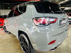 JEEP COMPASS 2.0 HURRICANE 4 TURBO GASOLINA BLACKHAWK AT9 2024/2025 CASTELLAN E TOMAZONI MOTORS CAXIAS DO SUL / Carros no Vale