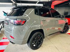 JEEP COMPASS 2.0 HURRICANE 4 TURBO GASOLINA BLACKHAWK AT9 2024/2025 CASTELLAN E TOMAZONI MOTORS CAXIAS DO SUL / Carros no Vale