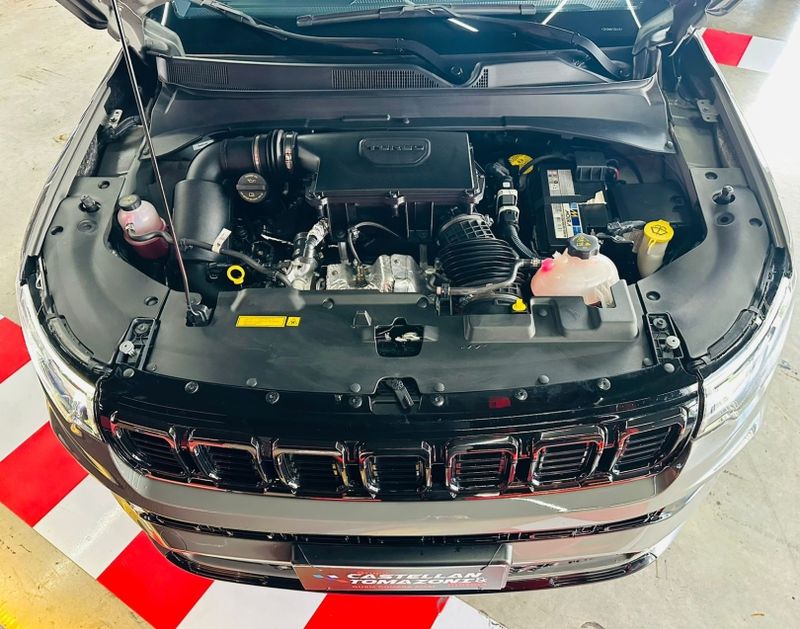 JEEP COMPASS 2.0 HURRICANE 4 TURBO GASOLINA BLACKHAWK AT9 2024/2025 CASTELLAN E TOMAZONI MOTORS CAXIAS DO SUL / Carros no Vale
