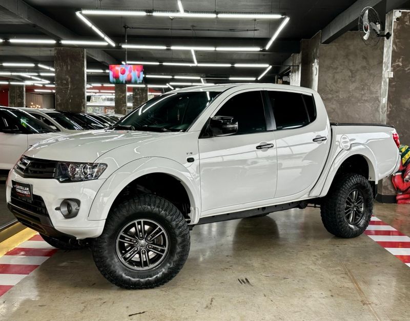 Mitsubishi L200 TRITON 3.2 HPE 4X4 CD 16V TURBO INTERCOOLER DIESEL 4P AUTOMÁTICO 2014/2015 CASTELLAN E TOMAZONI MOTORS CAXIAS DO SUL / Carros no Vale