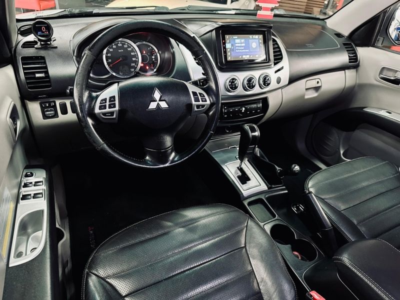 Mitsubishi L200 TRITON 3.2 HPE 4X4 CD 16V TURBO INTERCOOLER DIESEL 4P AUTOMÁTICO 2014/2015 CASTELLAN E TOMAZONI MOTORS CAXIAS DO SUL / Carros no Vale