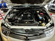 Mitsubishi L200 TRITON 3.2 HPE 4X4 CD 16V TURBO INTERCOOLER DIESEL 4P AUTOMÁTICO 2014/2015 CASTELLAN E TOMAZONI MOTORS CAXIAS DO SUL / Carros no Vale
