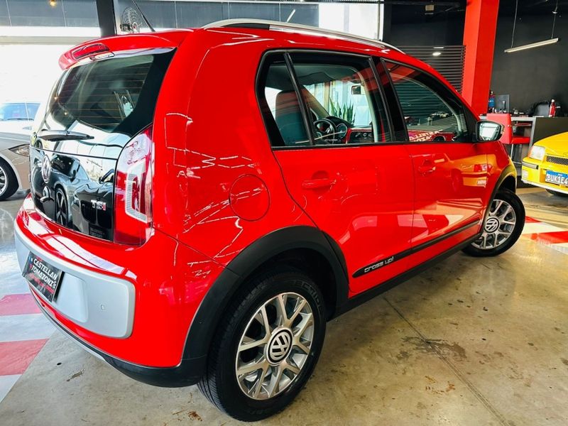 Volkswagen UP 1.0 TSI HIGH UP 12V FLEX 4P MANUAL 2016/2016 CASTELLAN E TOMAZONI MOTORS CAXIAS DO SUL / Carros no Vale