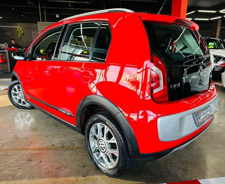 Volkswagen UP 1.0 TSI HIGH UP 12V FLEX 4P MANUAL 2016/2016 CASTELLAN E TOMAZONI MOTORS CAXIAS DO SUL / Carros no Vale