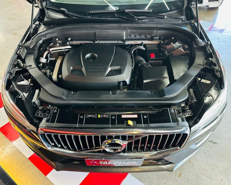 Volvo XC60 2.0 T5 GASOLINA INSCRIPTION AWD GEARTRONIC 2018/2018 CASTELLAN E TOMAZONI MOTORS CAXIAS DO SUL / Carros no Vale