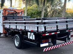 Mercedes-Benz 710 MB 710 2p Munck 2001/2001 CAMINHÕES & CAMIONETAS PASSO FUNDO / Carros no Vale