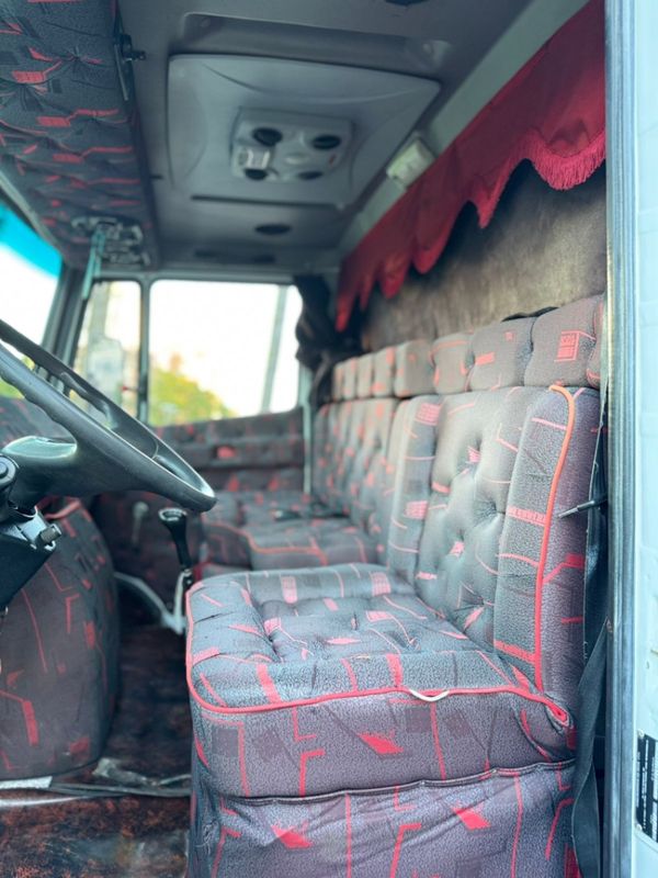 Mercedes-Benz 710 MB 710 2p Munck 2001/2001 CAMINHÕES & CAMIONETAS PASSO FUNDO / Carros no Vale