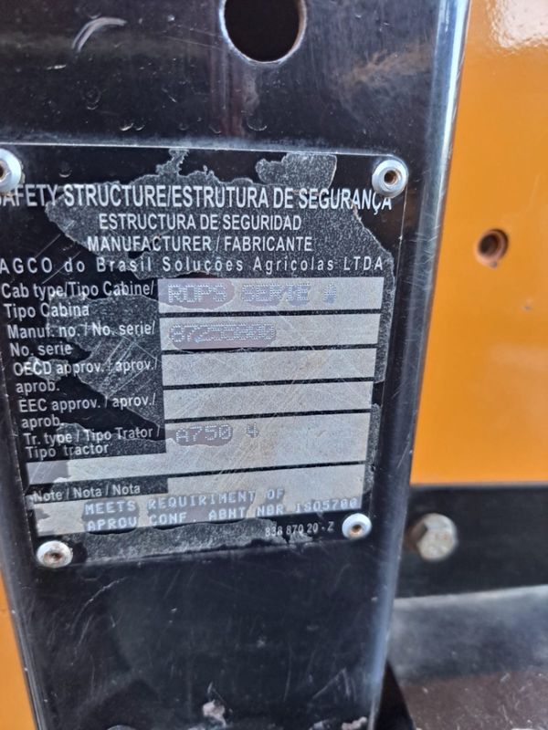 Valtra Trator A 750 A 750-4×4 2018/2018 CAMINHÕES & CAMIONETAS PASSO FUNDO / Carros no Vale
