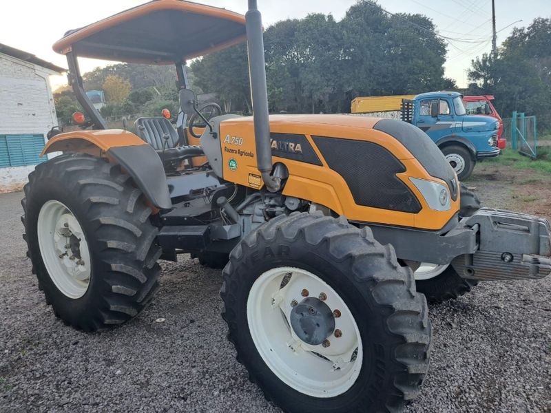 Valtra Trator A 750 A 750-4×4 2018/2018 CAMINHÕES & CAMIONETAS PASSO FUNDO / Carros no Vale
