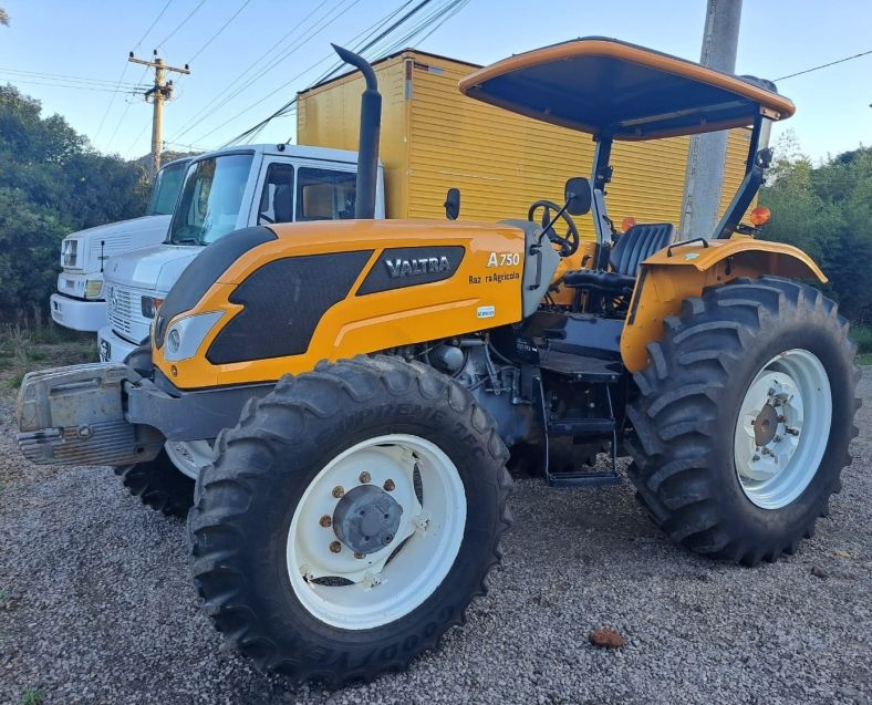 Valtra Trator A 750 A 750-4×4 2018/2018 CAMINHÕES & CAMIONETAS PASSO FUNDO / Carros no Vale