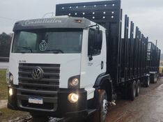 Volkswagen 31-330 E Constel 6×4 Reduzido 2013/2013 CAMINHÕES & CAMIONETAS PASSO FUNDO / Carros no Vale
