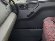 Volkswagen 31-330 E Constel 6×4 Reduzido 2013/2013 CAMINHÕES & CAMIONETAS PASSO FUNDO / Carros no Vale