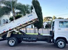Volkswagen 8-150E Delivery 4X2 VW 8-150 E Worker Caçamba 2004/2004 CAMINHÕES & CAMIONETAS PASSO FUNDO / Carros no Vale