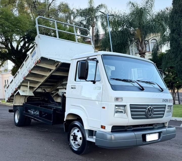 Volkswagen 8-150E Delivery 4X2 VW 8-150 E Worker Caçamba 2004/2004 CAMINHÕES & CAMIONETAS PASSO FUNDO / Carros no Vale