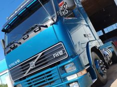 Volvo FH -12 380 GLOBETROTTER 4×2 2p (diesel) 2002/2003 CAMINHÕES & CAMIONETAS PASSO FUNDO / Carros no Vale