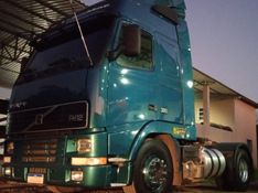 Volvo FH -12 380 GLOBETROTTER 4×2 2p (diesel) 2002/2003 CAMINHÕES & CAMIONETAS PASSO FUNDO / Carros no Vale