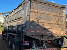 Volvo FM 370 6×2 Graneleiro 2010/2010 CAMINHÕES & CAMIONETAS PASSO FUNDO / Carros no Vale