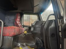 Volvo FM 370 6×2 Graneleiro 2010/2010 CAMINHÕES & CAMIONETAS PASSO FUNDO / Carros no Vale