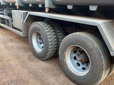 Volvo FM 370 6×2 Graneleiro 2010/2010 CAMINHÕES & CAMIONETAS PASSO FUNDO / Carros no Vale
